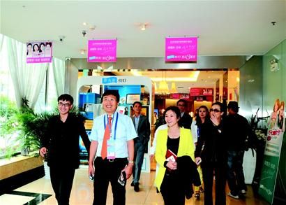 韩国明星眼鼻整形专家黄贵焕明日访问悦好