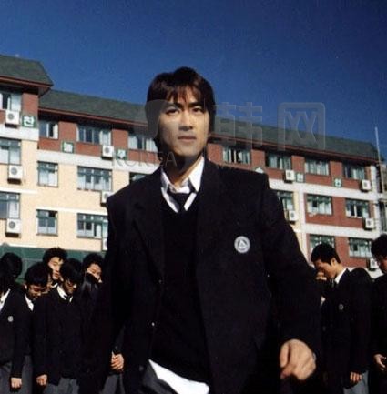 宋仲基金秀贤李敏镐鹿晗吴亦凡杨洋 高颜值拯救中韩男神校服装【组图】