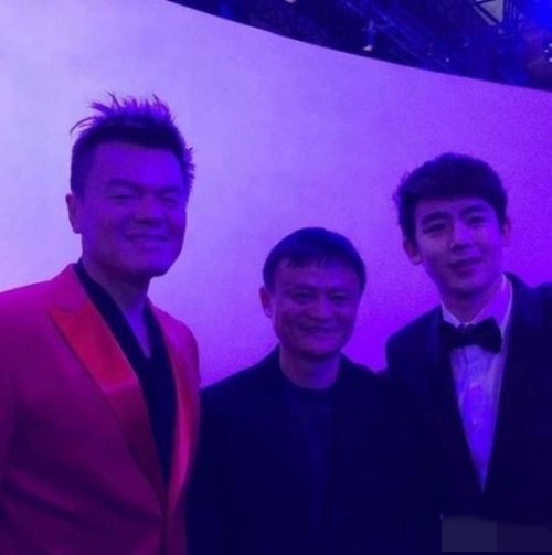 允儿李易峰王凯崔始源赵丽颖　中韩明星亲密合照