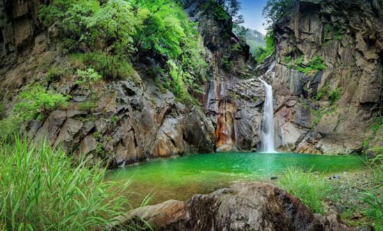 三釜渊瀑布(Sambuyeon Falls).
