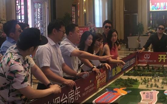 热烈欢迎韩国商家考察团前来中韩友谊金街考察签约