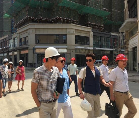 热烈欢迎韩国商家考察团前来中韩友谊金街考察签约