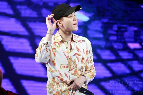 防弹少年团出席中韩武术交流 演出High翻全场