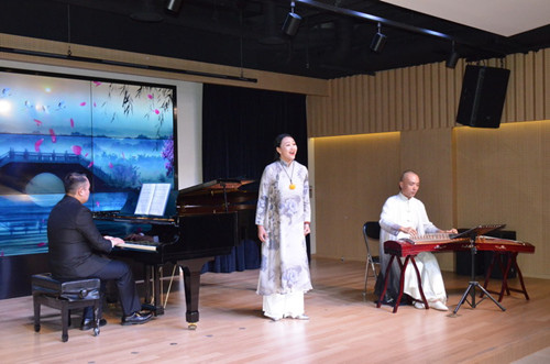 中国作品《长相知》《小河淌水》声乐、古筝、钢琴三重奏