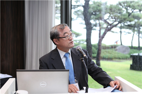 庆熙大学法学系/法学专业研究院国际交易法教授朴烜日发表演讲