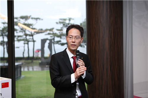 友利银行智能金融部组长朴丈柱发表演讲