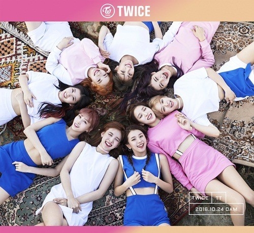 TWICE庆祝出道一周年直播 首度公开新专辑收录曲