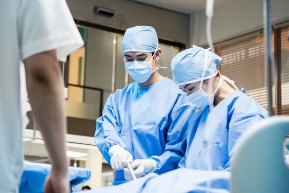 柳演锡徐贤振搭档新剧《浪漫医生》