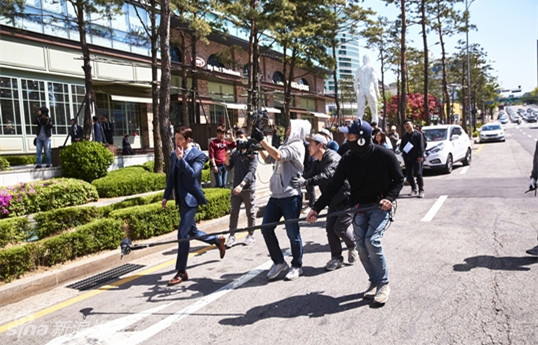 《Master》李秉宪姜栋元金宇彬专注拍摄