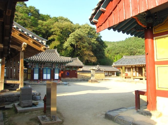 韩国笔岩书院 (3).jpg 韩国书院