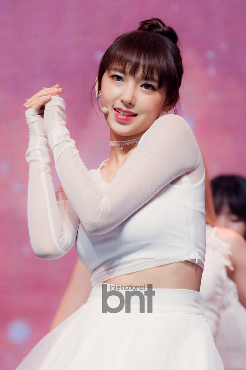 宇宙少女挑战野外极限加盟《丛林的法则》