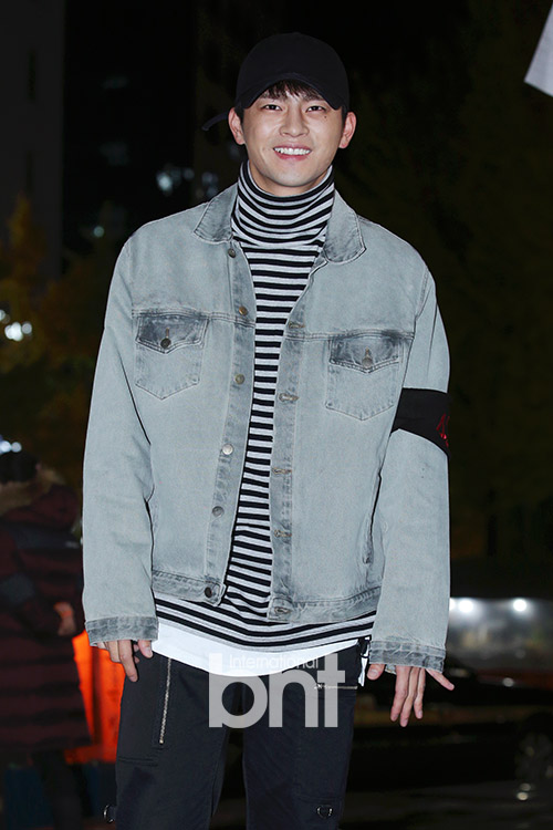 《购物王路易》