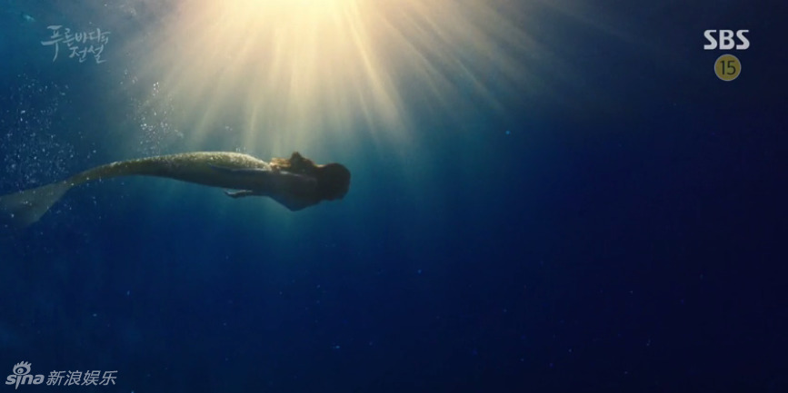 《蓝色大海的传说》昨晚首播 全智贤人鱼扮相美演绎&ldquo;手镯情缘&rdquo;