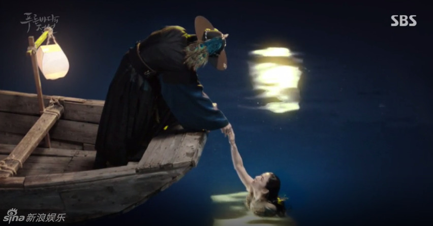 《蓝色大海的传说》昨晚首播 全智贤人鱼扮相美演绎手镯情缘