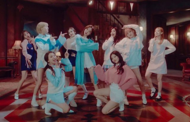 TWICE组合《TT》舞蹈版MV公开