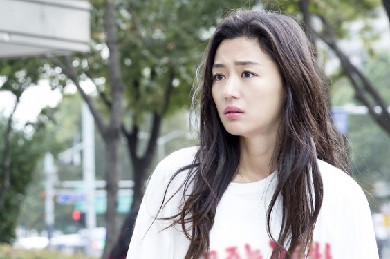 《蓝色大海的传说》主演全智贤