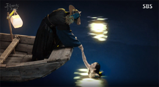 《蓝色大海的传说》惊艳美人鱼诞生辛苦