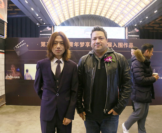 代岳东与伍仕贤导演