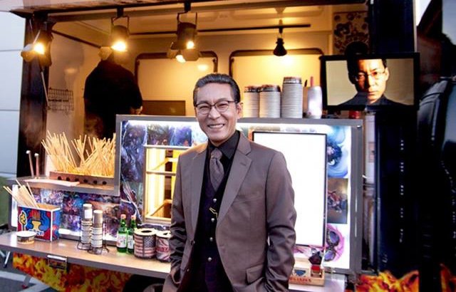崔镇镐为《浪漫医生金师傅》工作人员送上温暖餐车