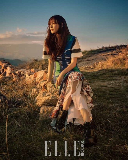 女神李娜英做公益秘梦幻画报公开　收益全额捐助孤寡老人