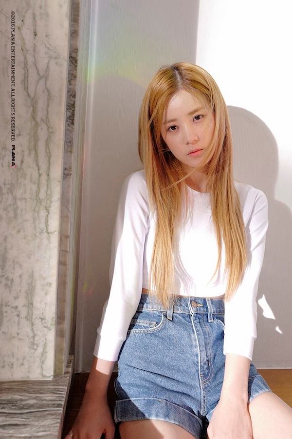 A pink公开专辑《Dear》朴初珑和孙娜恩的回归预告照