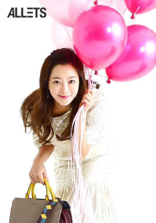 金喜善拍摄的“Let’s Share the Heart”公益写真出炉 女神依旧那么美