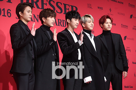 BestDresser颁奖典礼 池昌旭允儿等盛装出席