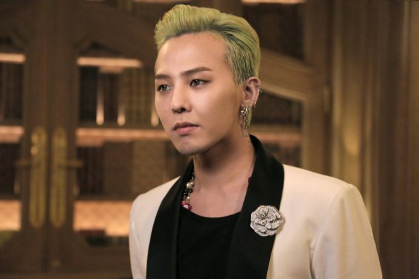 G-Dragon(权志龙)参加巴黎Chanel 2016/17 Paris Cosmopolite秀展活动