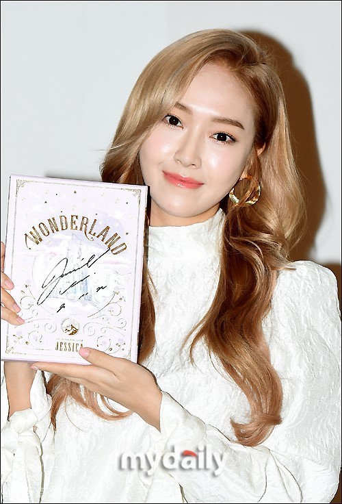 Jessica白衬衫牛仔裤清纯 雪肌细嫩光滑
