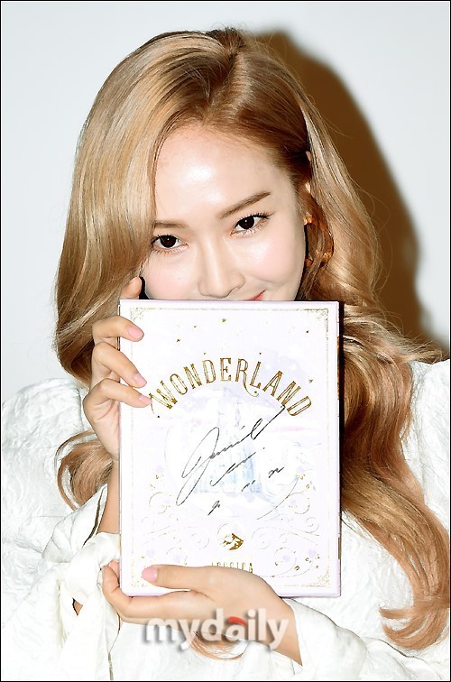 Jessica白衬衫牛仔裤清纯 雪肌细嫩光滑