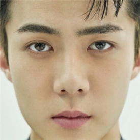EXO吴世勋最新杂志画报公开 出道5周年纪念粉丝送祝福