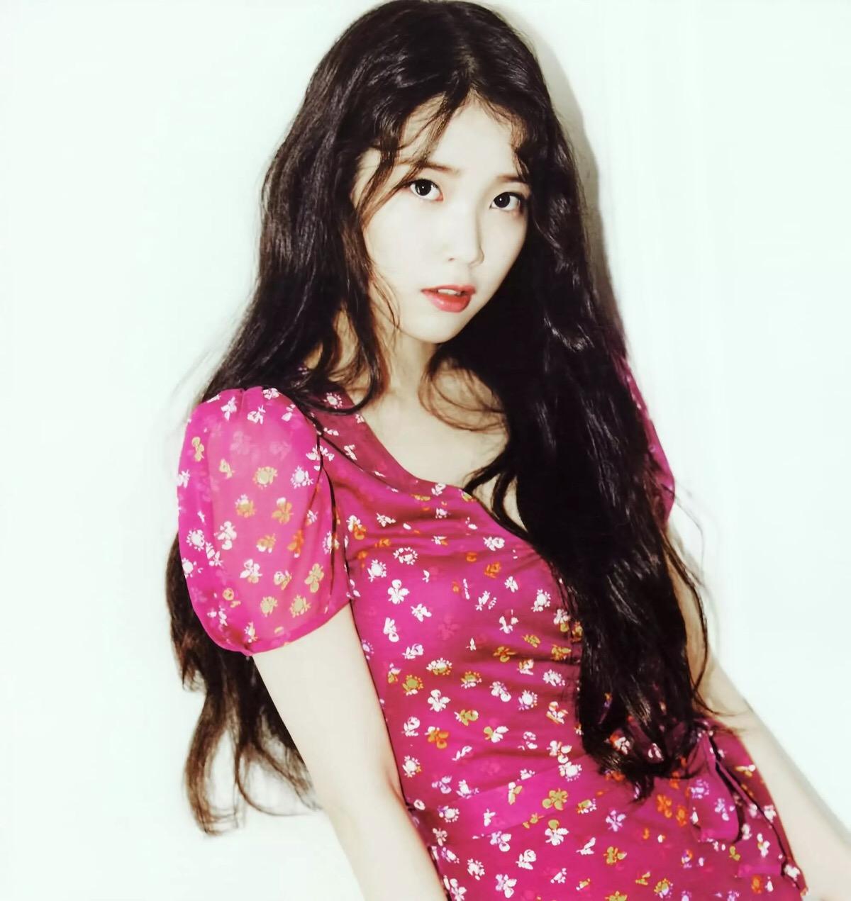 IU