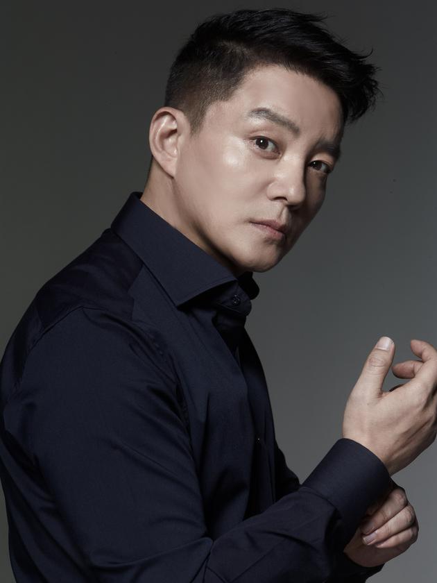 李凡秀