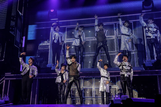 SHINee结束第5次日本巡回演唱会SHINee WORLD 2017 ~FIVE~