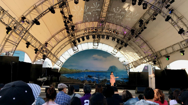 陈韵涵献唱首尔艺术殿堂童谣演唱会