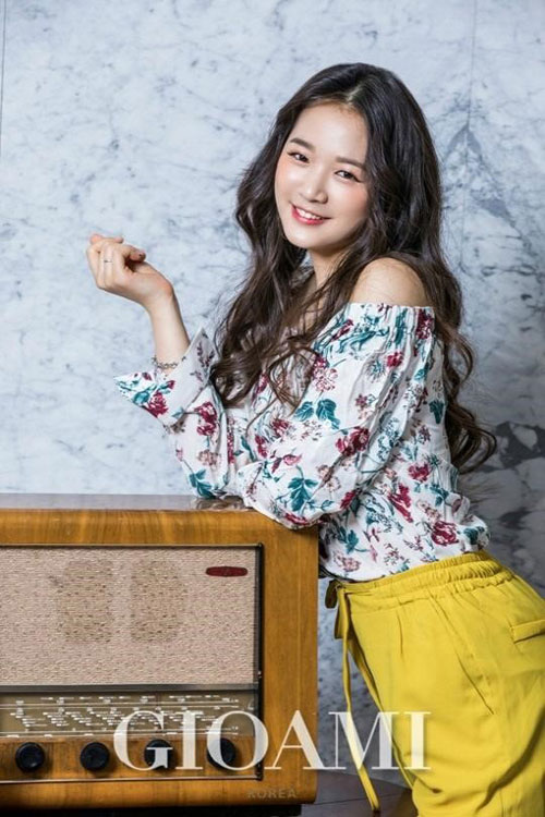 《K-POP STAR》第六季亚军金慧琳拍摄时装杂志写真