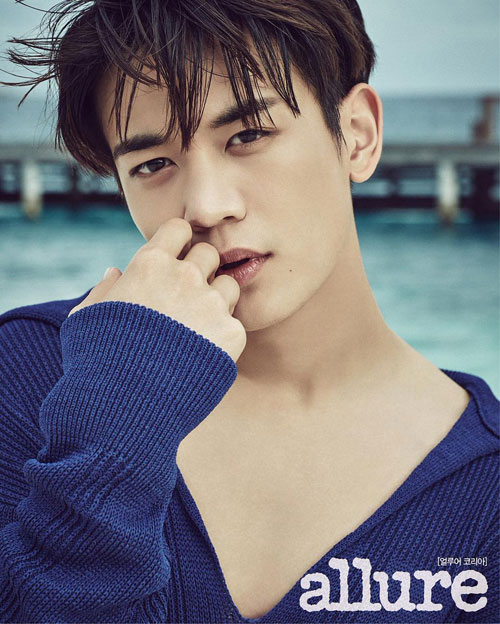 SHINee珉豪与温流携手为时装杂志《allure》最新一期拍摄写真