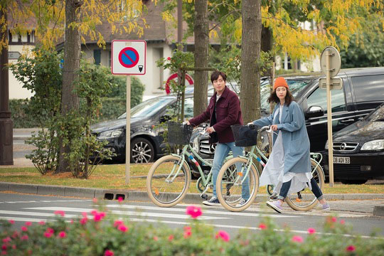 郑容和、李沇熹等人主演的JTBC新剧《The Package》预计10月份播出