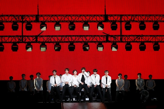 防弹少年团世巡《2017 WINGS Tour》完美落幕