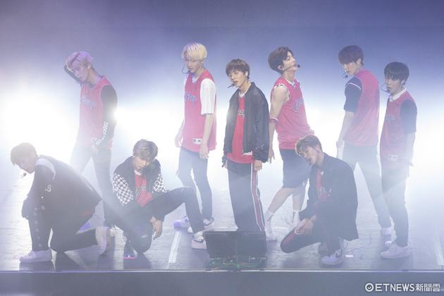 SF9