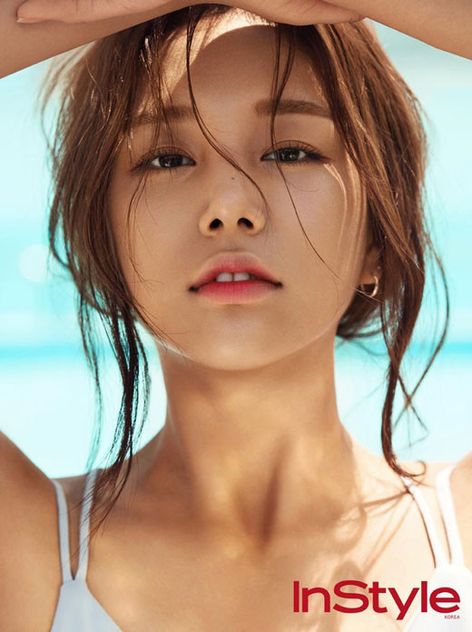 LABOUM安率滨(Sol Bin)为时尚杂志拍摄夏日缤纷写真 尽展轻熟女性感魅力