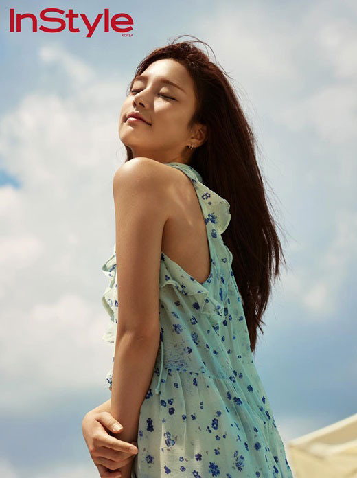 LABOUM安率滨(Sol Bin)为时尚杂志拍摄夏日缤纷写真 尽展轻熟女性感魅力