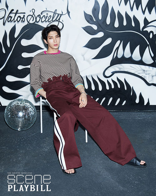 VIXX成员Leo和Ken为音乐剧杂志拍摄最新封面画报公开