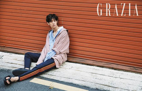 GOT7成员段宜恩(Mark)为《GRAZIA》杂志拍摄画报公开 为JJP新专辑应援