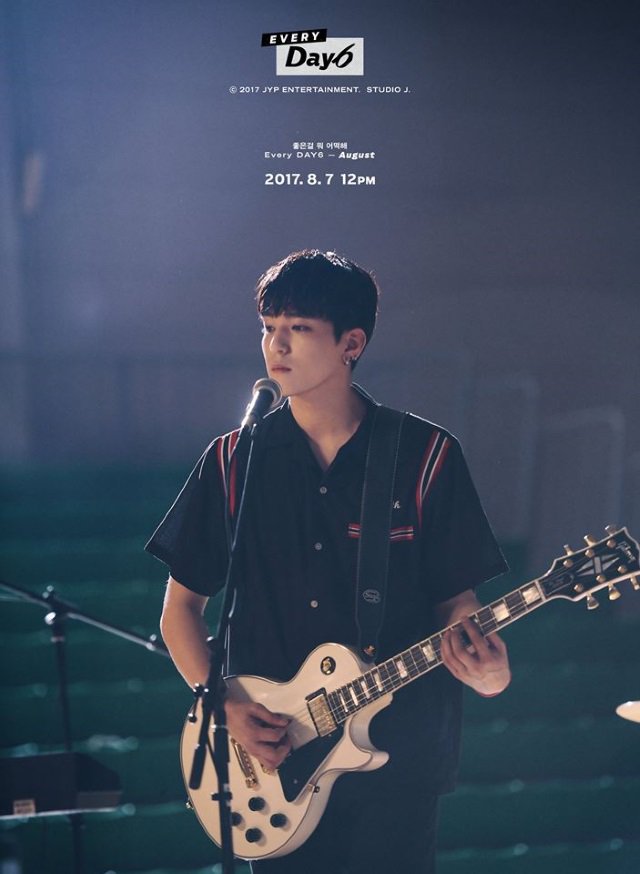 DAY6公开晟镇的主打歌《What Can I Do》个人概念照