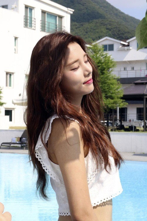  LABOUM成员安率滨(Sol Bin)宣传写真 