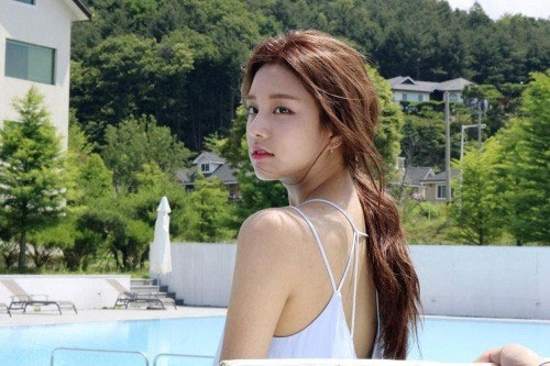  LABOUM成员安率滨(Sol Bin)宣传写真 