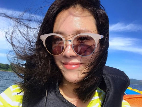 韩志旼Instagram晒与《三时三餐》三成员幸福面貌