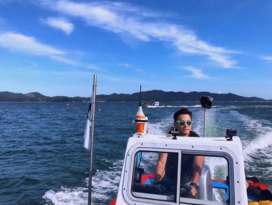 韩志旼Instagram晒与《三时三餐》三成员幸福面貌