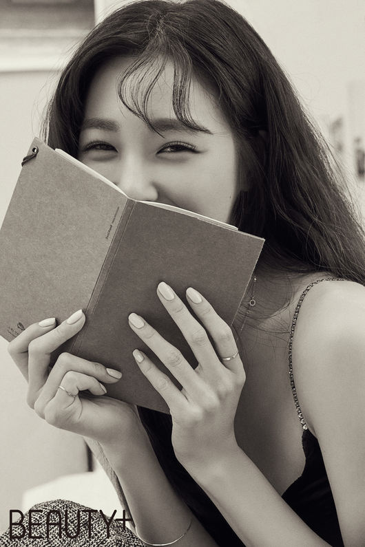 Tiffany画报公开 名不虚传的笑眼妖精